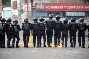 http://static2.businessinsider.com/image/56fbdafb9105844d018b992b-3000-2000/venezuela%20police%20protest%20violence%20san%20cristobal.jpg